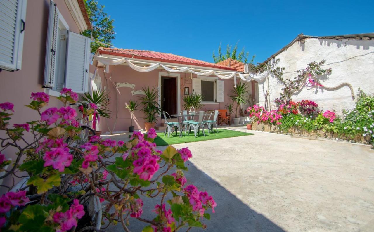 Doras Beach Bungalow B By "Elite" พลานอส ภายนอก รูปภาพ