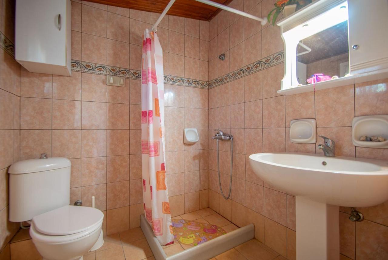 Doras Beach Bungalow B By "Elite" พลานอส ภายนอก รูปภาพ